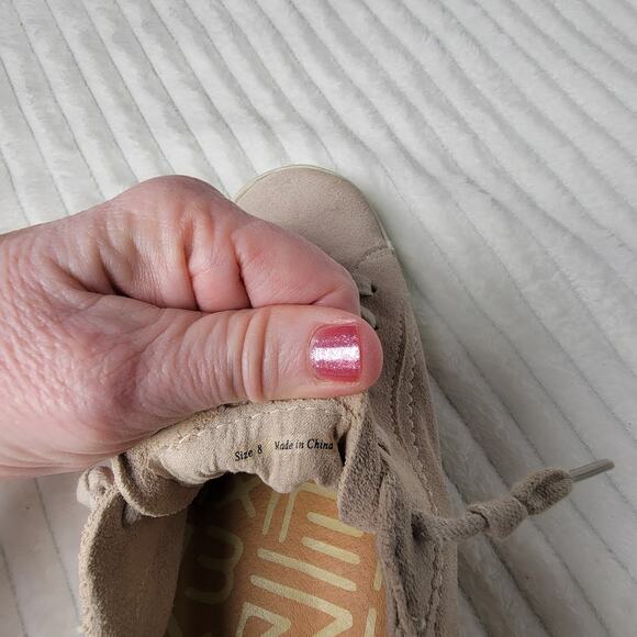 Dolce Vita Beige Suede Sneakers Women’s Size 8 Casual Lace-Up Low Top Shoes - Picture 7 of 9